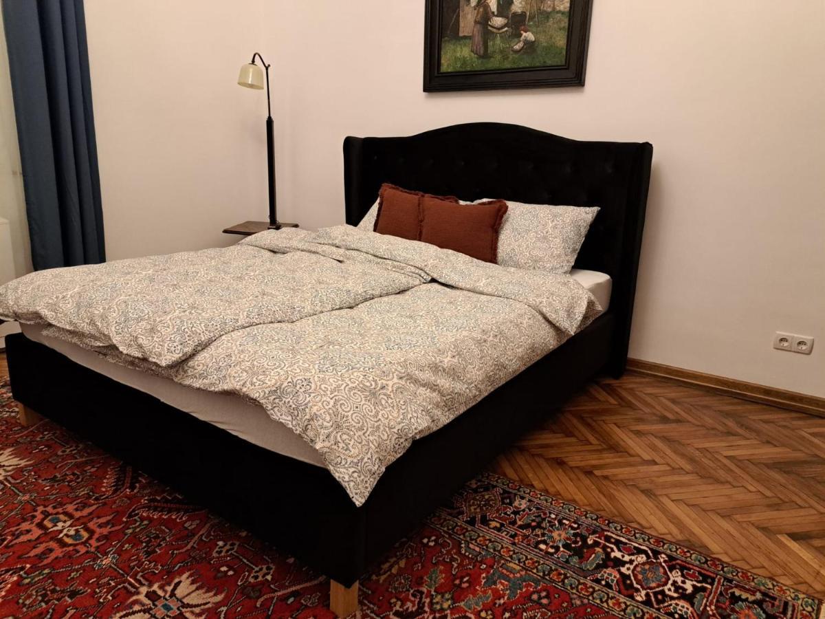 Weisz Apartment-City Center-Free Private Parking,Wifi,Ac 카레이 외부 사진