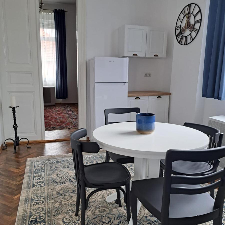 Weisz Apartment-City Center-Free Private Parking,Wifi,Ac 카레이 외부 사진