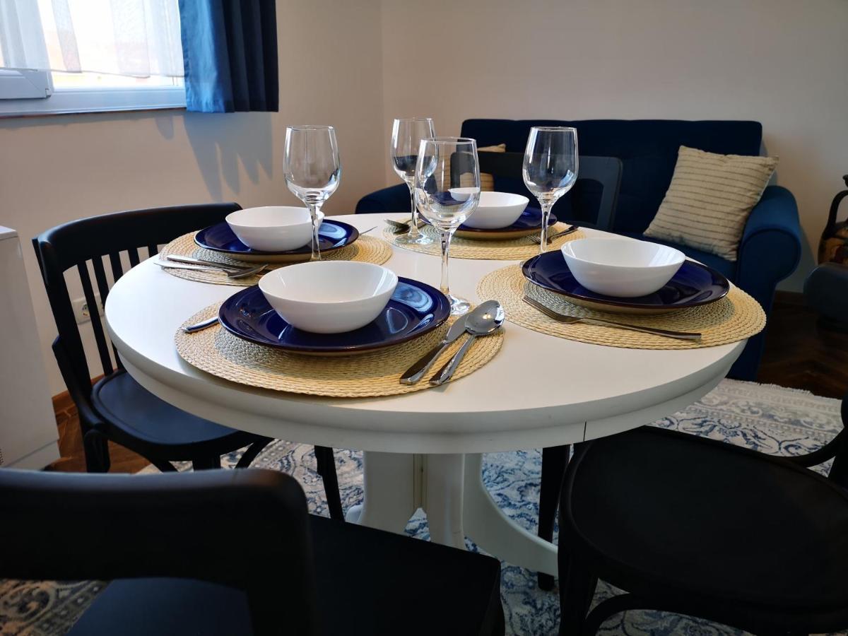 Weisz Apartment-City Center-Free Private Parking,Wifi,Ac 카레이 외부 사진
