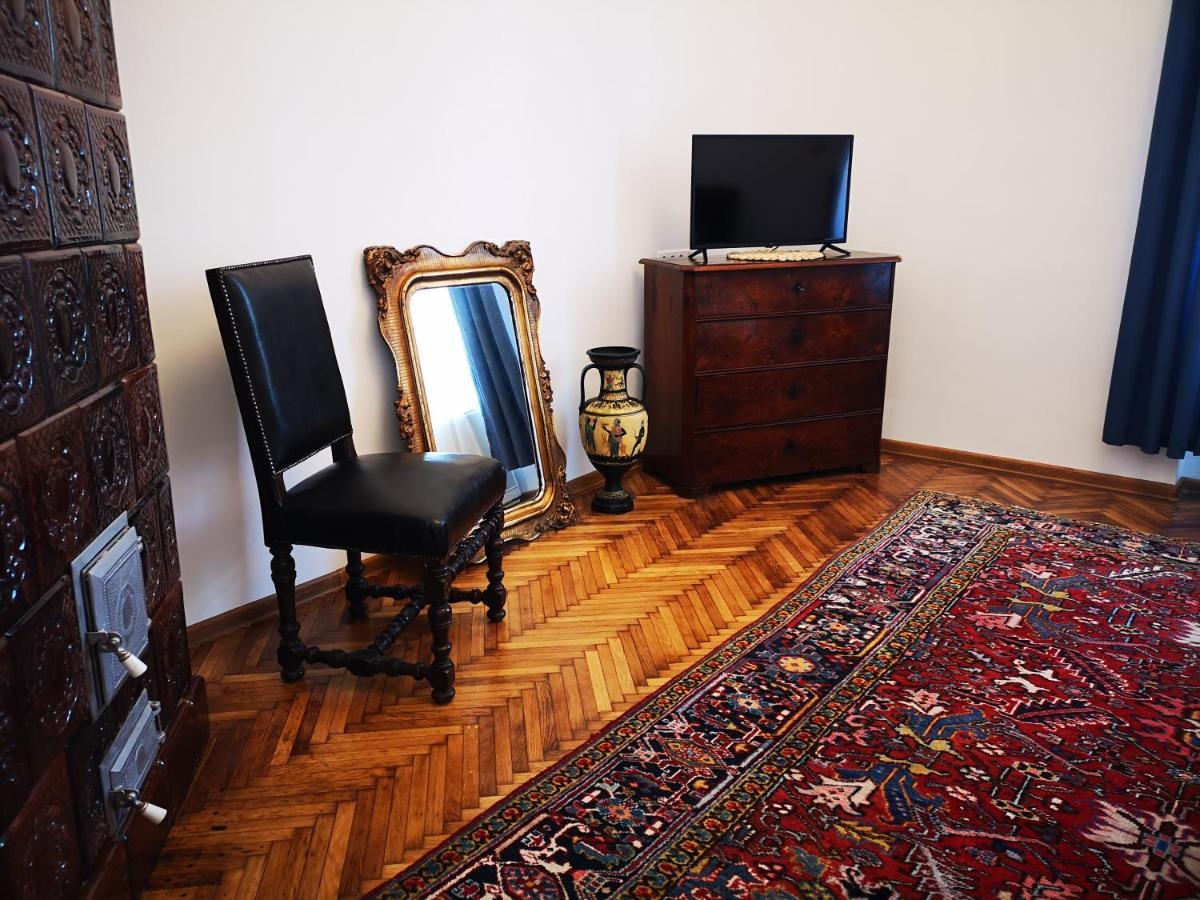 Weisz Apartment-City Center-Free Private Parking,Wifi,Ac 카레이 외부 사진