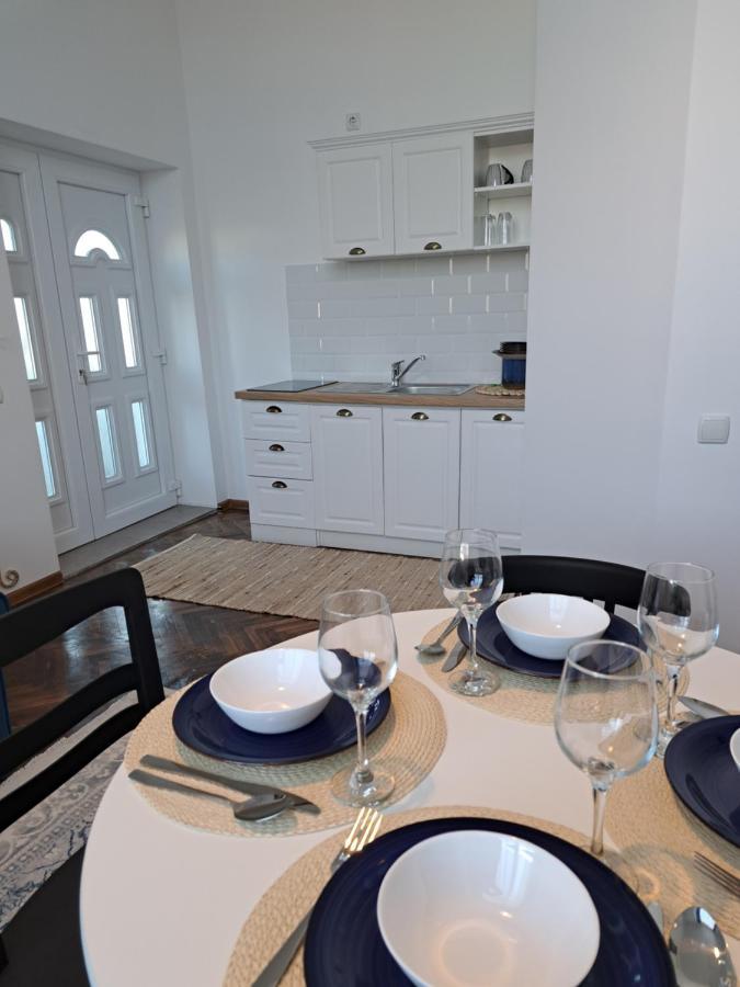 Weisz Apartment-City Center-Free Private Parking,Wifi,Ac 카레이 외부 사진