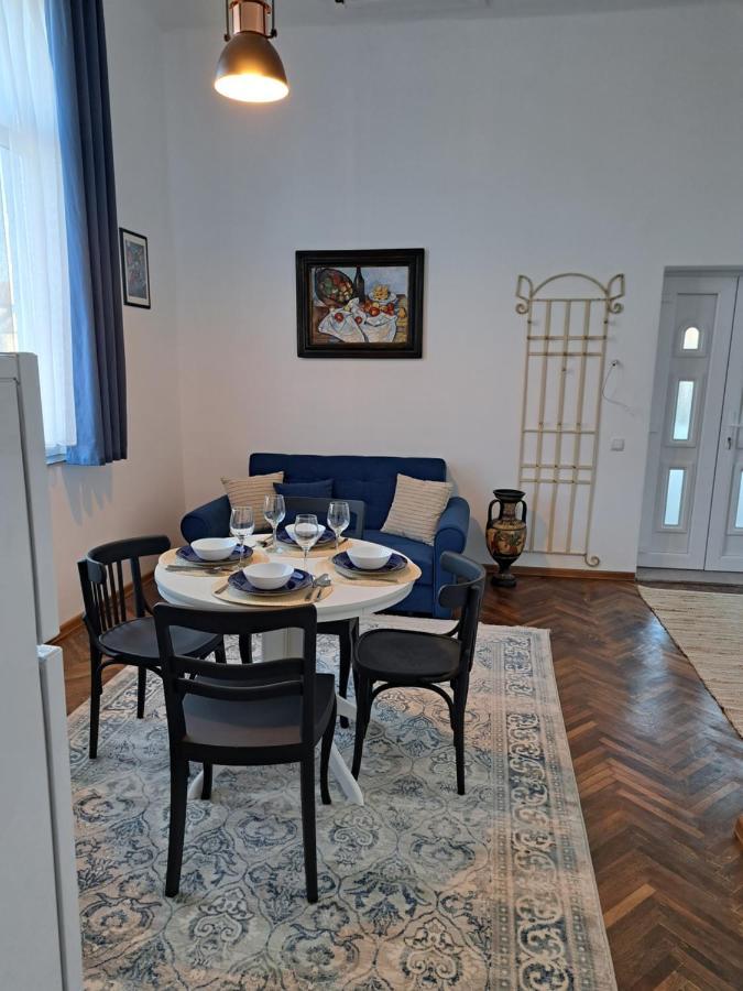 Weisz Apartment-City Center-Free Private Parking,Wifi,Ac 카레이 외부 사진